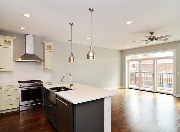 3rd image of 2618 N Halsted St #2S