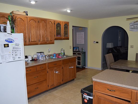 5th image of 2203 Cambridge Dr