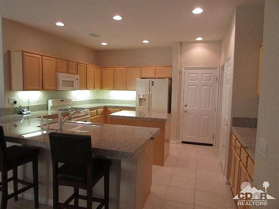 5th image of 81643 Prism Dr