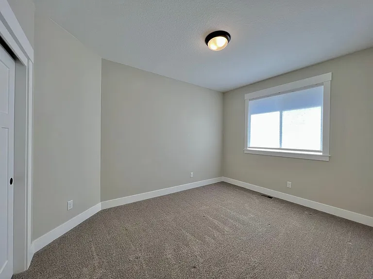 19321 Dublin Ave — Photo 16