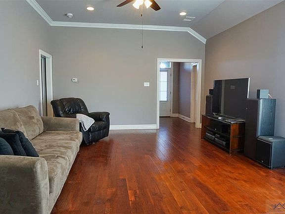 2nd image of 120 Carondelet Ct