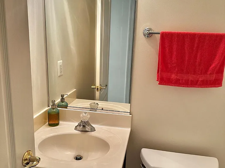 1607 Seneca Ave — Photo 33