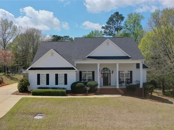 2200 Calcutta Dr, Opelika, AL 36801