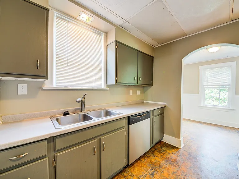 1121 Bellaire Ave — Photo 13
