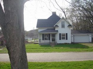 204 N 10th St, Clinton, IN 47842