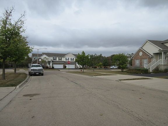 Exterior Neighborhood (street photo)