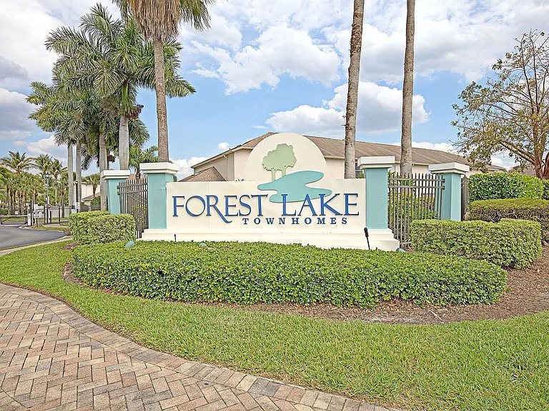 3629 Pine Oak Cir #102 — Photo 24