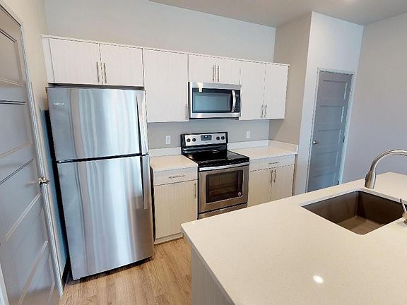 3rd image of 3315 Aurora Ave Unit 101
