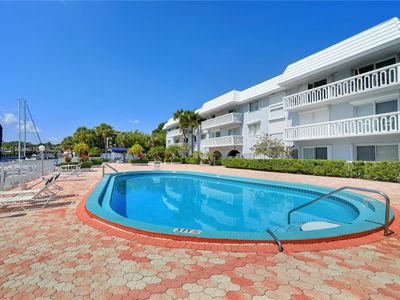 100 Edgewater Dr APT 340, Coral Gables, FL, 33133