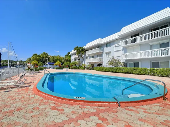 100 Edgewater Dr APT 340, Coral Gables, FL 33133