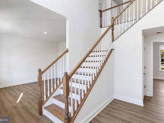 5th image of 23 Sussex Dr