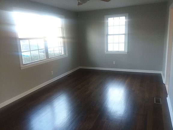 2nd image of 4345 Deering St