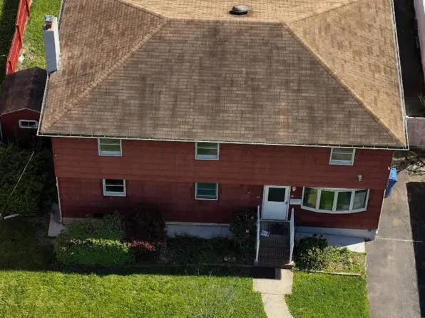 35 Fiat Ave, Iselin, NJ 08830