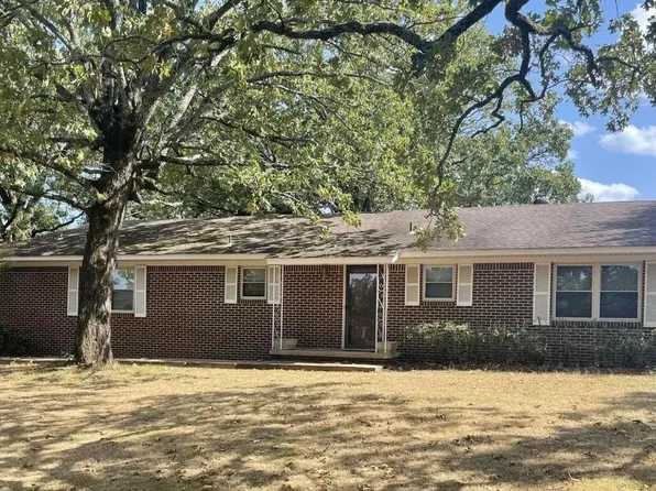 1809 Meadowlake Rd, Conway, AR 72032