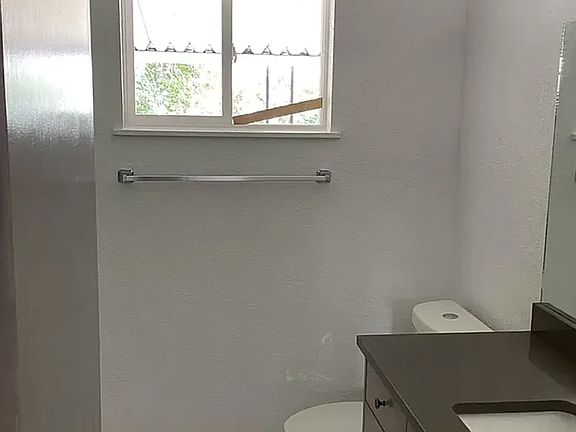 2nd image of 1212 Fairview Dr