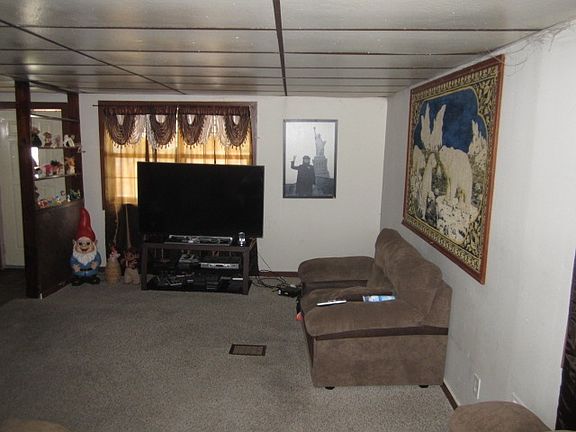 4th image of 222 Sagamore St
