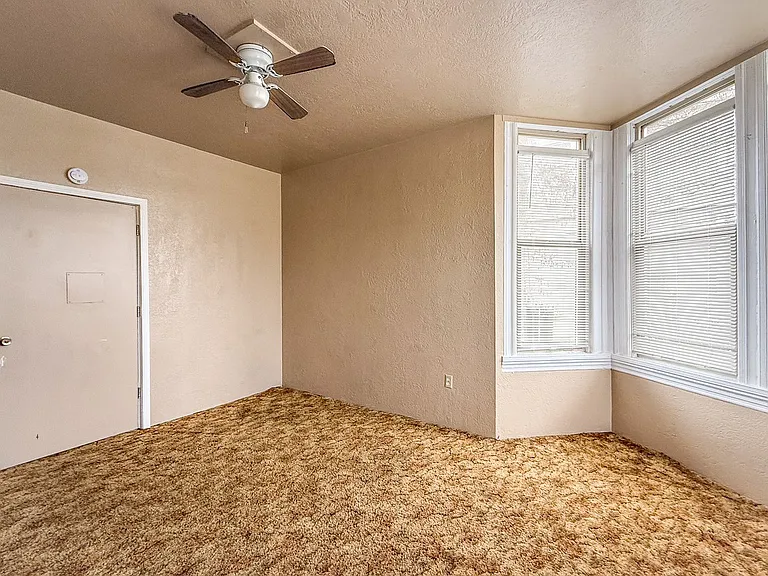 Fourth Avenue Six-Plex — Photo 11