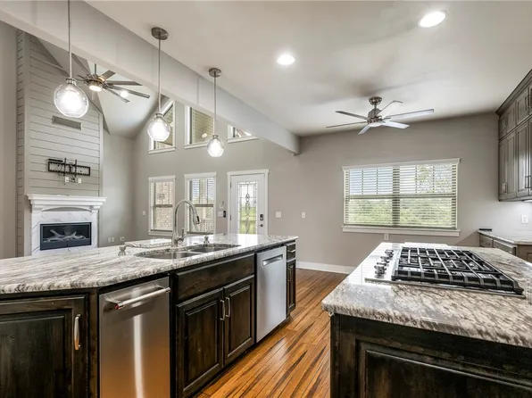 21823 Friendship View Dr, Springdale, AR 72764