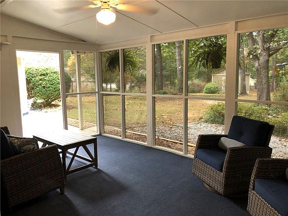 4th image of 2350 Emerald Dr
