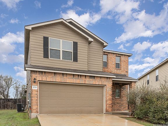 2nd image of 559 MAPLE LEAF DR