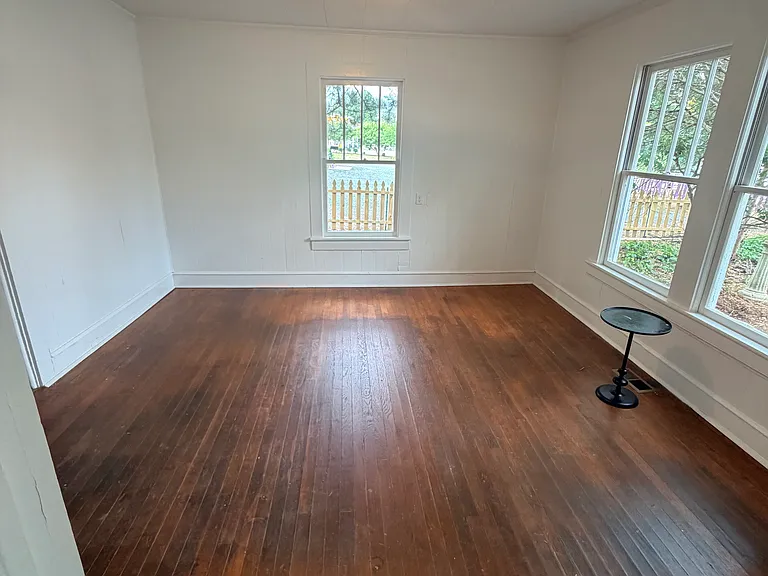 3035 University Dr — Photo 5