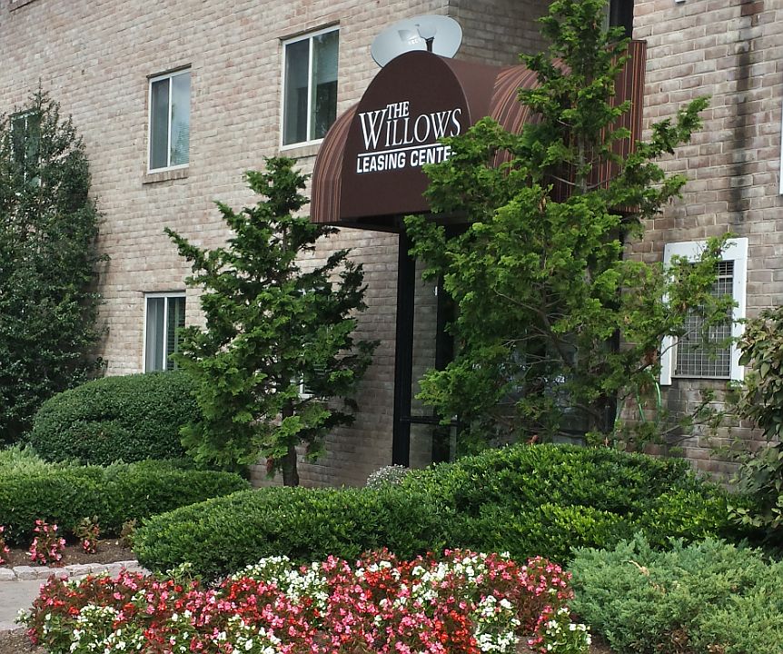 1st image of 125 Warwickshire Ln APT G