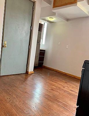 5th image of 121 Rogers Ave #2