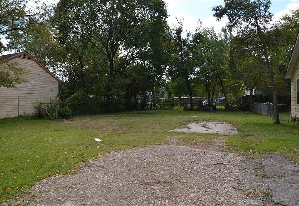1st image of 507 W Pitts Ave