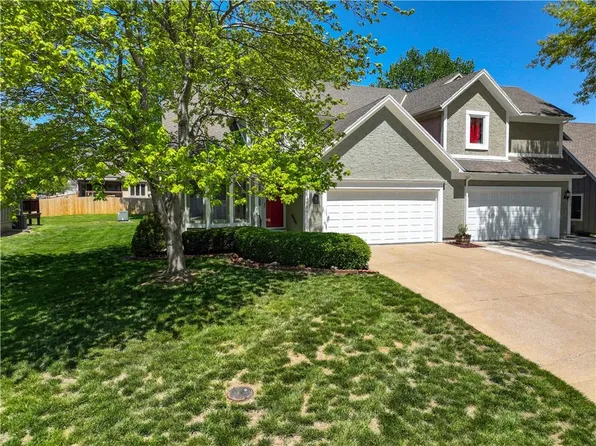 10720 W 115th Pl, Overland Park, KS 66210