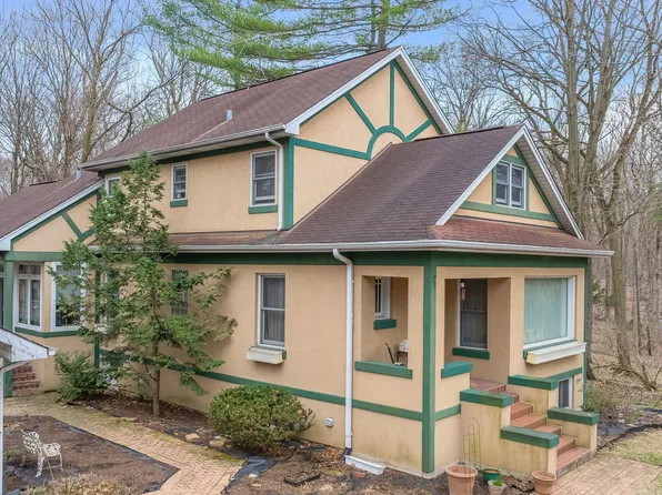 5131 Lee Ave, Downers Grove, IL 60515