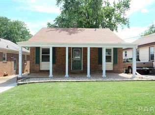 604 E Corrington Ave, Peoria, IL