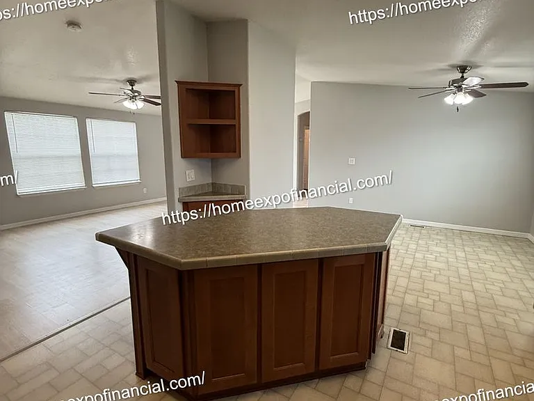 26590 Franklin Ave — Photo 21