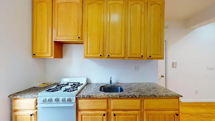 Rented by Bond New York | media 4