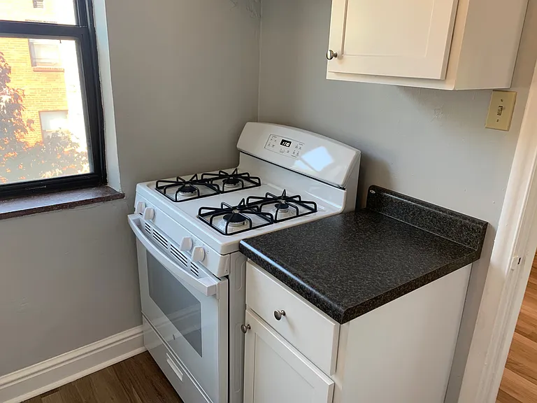 Royal Gardens Apartments — Photo 102