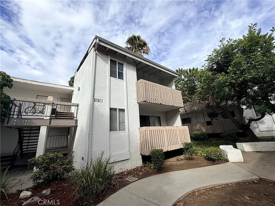 1661 Neil Armstrong St #242
