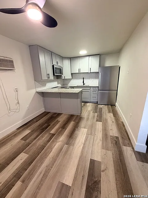1 bed, 1.0 bath, 1410 sqft, $825 — Photo 3