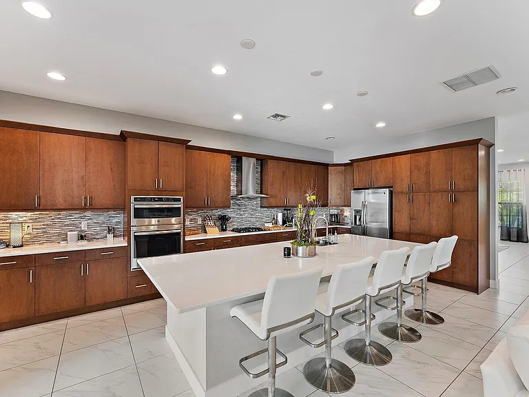 1077 Faulkner Ter — Photo 17