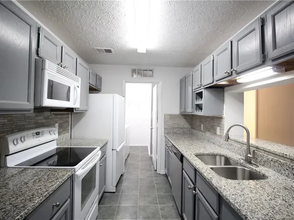 204 Warm Springs Cir, Roswell, GA