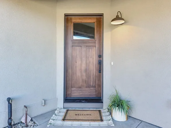 2720 Commons Pl, Auburn, CA 95603