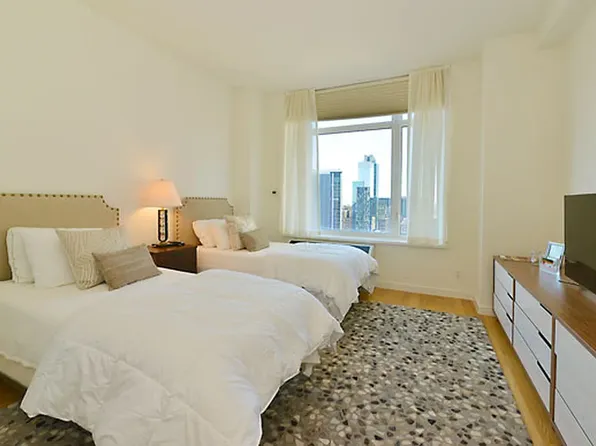 325 Fifth Avenue image 1 of 32