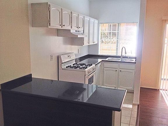 5th image of 10932 Bloomfield St APT 4