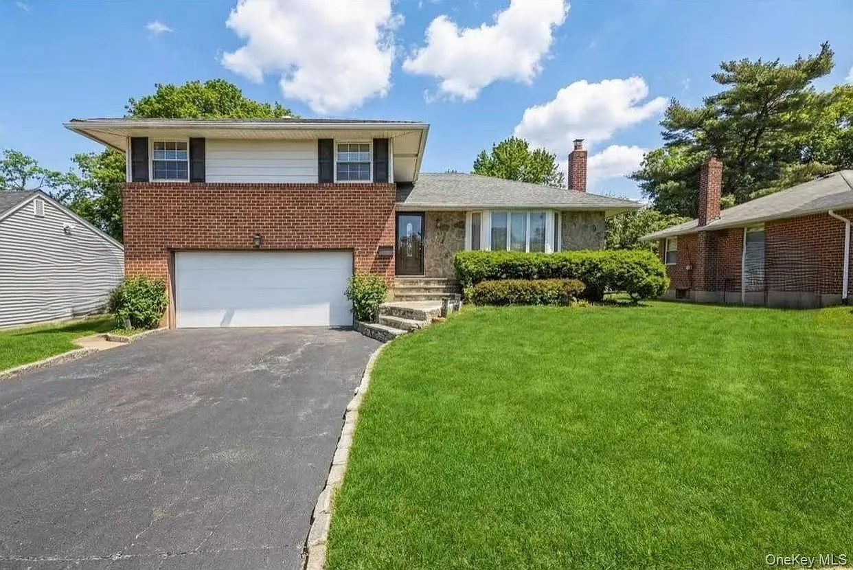 4 Birchwood Park Drive photo 1
