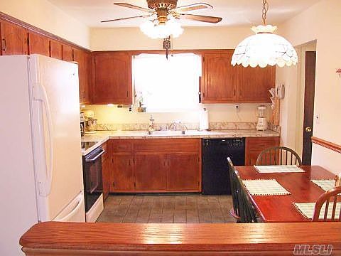 5th image of 40 Vandewater Ave