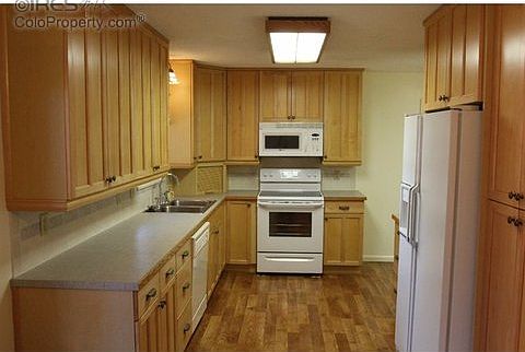 4th image of 535 31st Ave