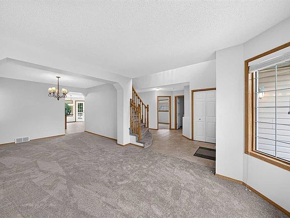 4th image of 307 SW Edgeridge Gdns NW