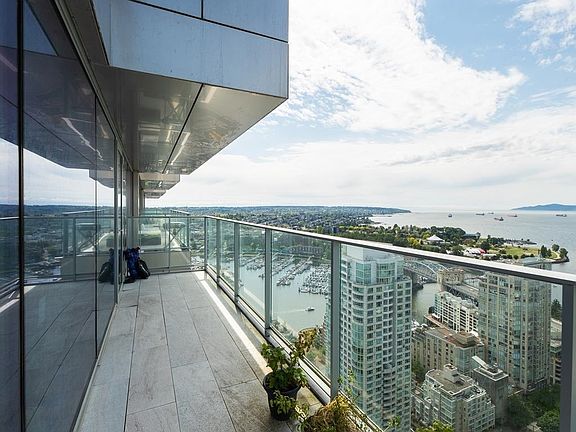 4th image of 1480 Howe St #4206