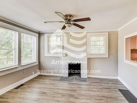 845498_002_wm_-_living_room_13111400.jpg
