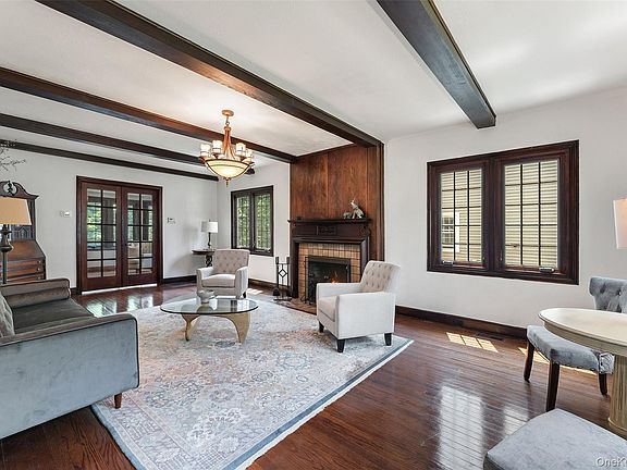 4th image of 40 Parkview Drive