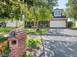 2518 Oak Trails Dr, Aurora, IL 60506