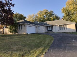 7456 W Pottawatomi Dr, Palos Heights, IL 60463